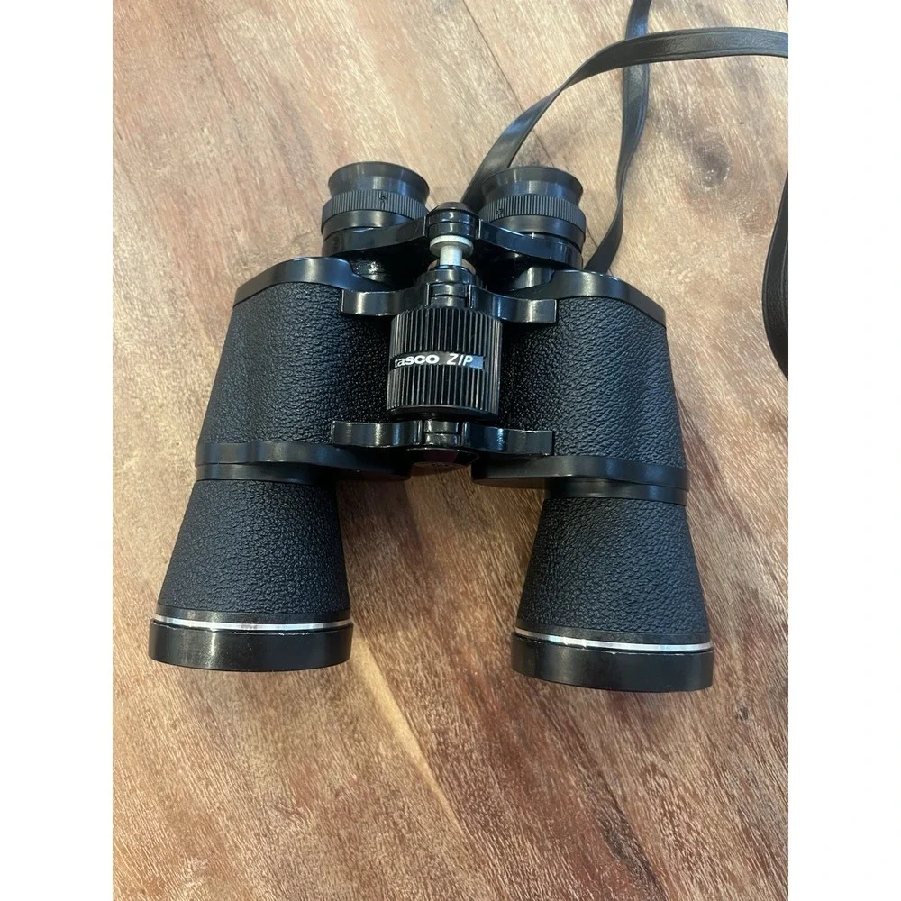 Tasco 2023 10x50MM Wide Angle Binoculars with Original Case And Lens Cleaner EUC
